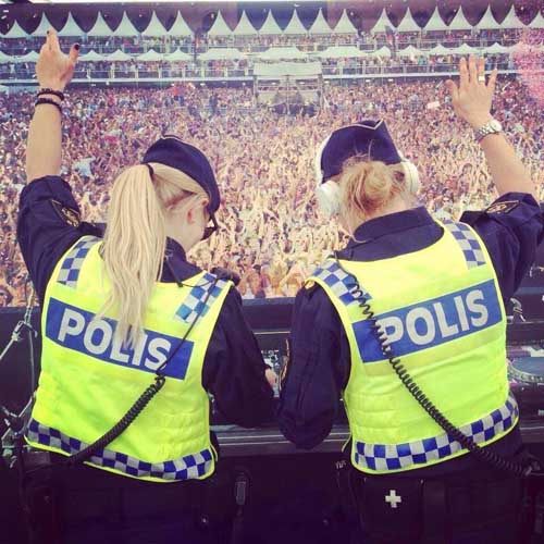 police-being-awesome-music-dj.jpg