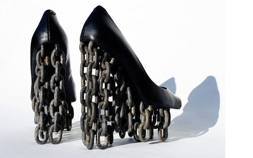 ridiculous-shoes-chains.jpg