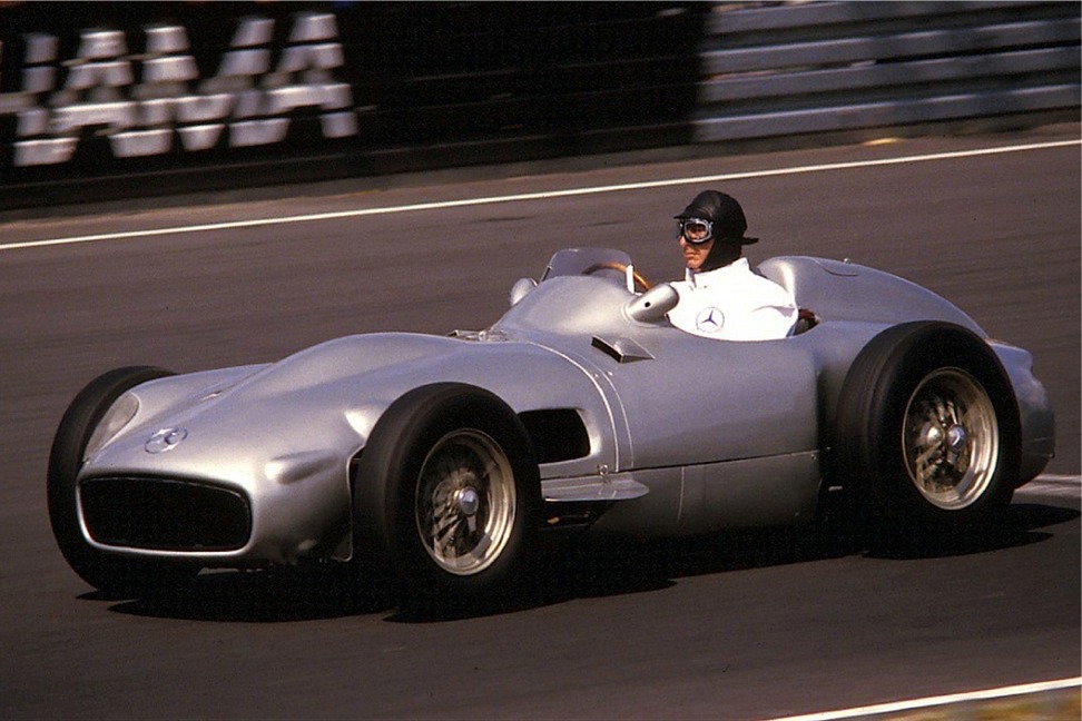 Mercedes_W_196_mit_3-l-Motor_(Fangio)_1986-08-16.jpg