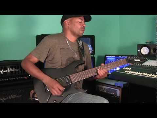 Gitáróra haladóknak – Tony MacAlpine vasárnap a Club 202-ben + játék