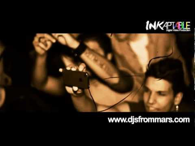 Ilyen amikor egyszerre szól AC/DC, Oasis és Skrillex