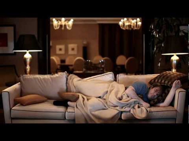 Előkelő idegen – Ákos-dal- és klippremier