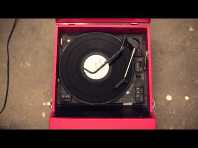 Holnap Little Boots a Merlinben a Kollektíva születésnapján