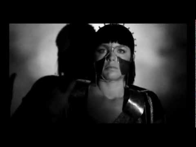 Kedves kis jégkrémribanc - Emika-interjú