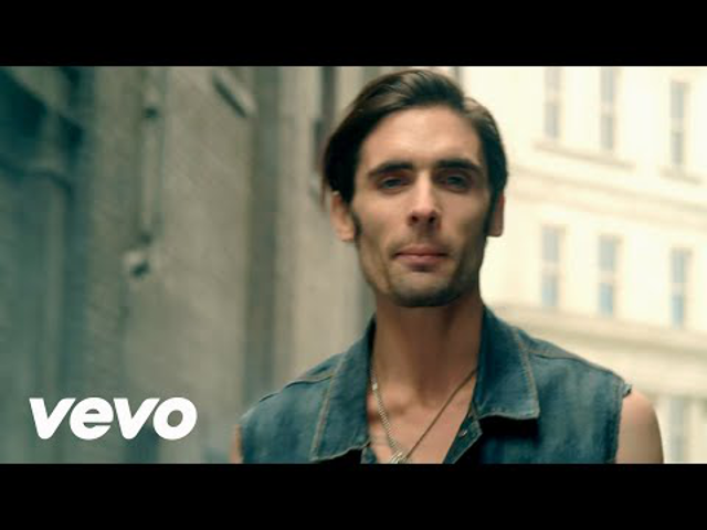 Hé, fiúk! Ki tankolná meg a verdám? – klipmegosztás