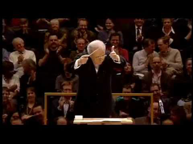 Jól megbuherált zongora – 100 éve született John Cage