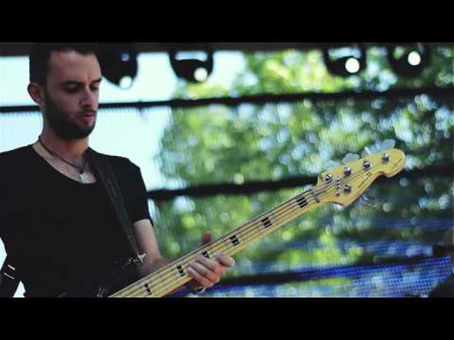 Leave It Up To Me - A Compact Disco és Columbo közös klipje