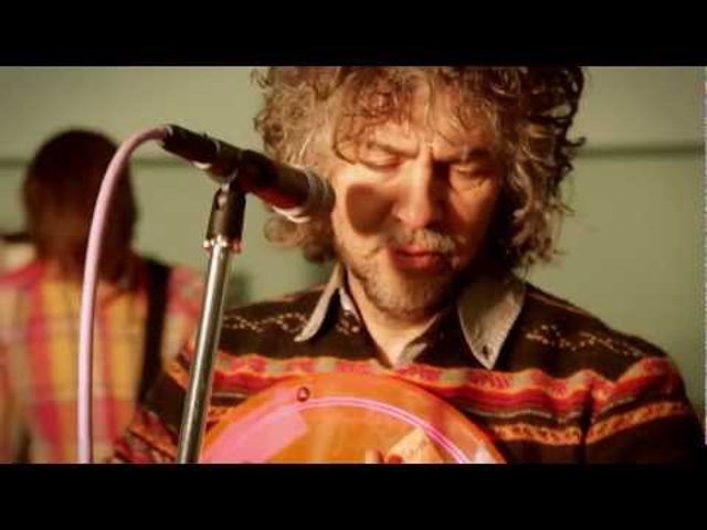 I am the Walrus - Beatles-feldolgozás a Flaming Lipstől