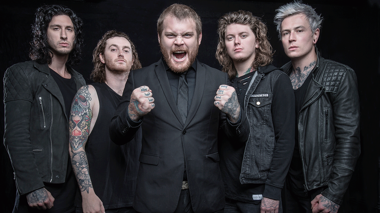 Klip: Asking Alexandria – Alone In A Room