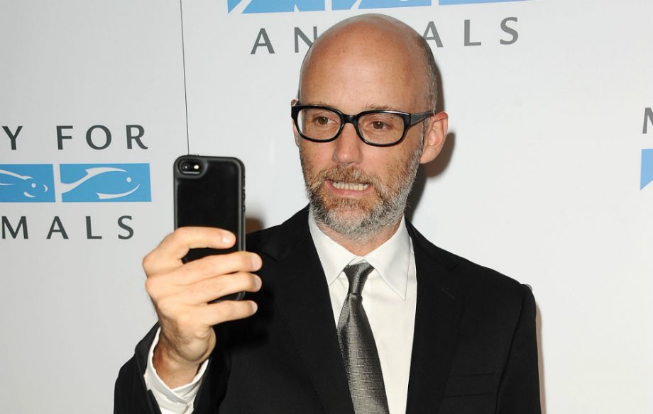 moby-iphone-920x584.jpg