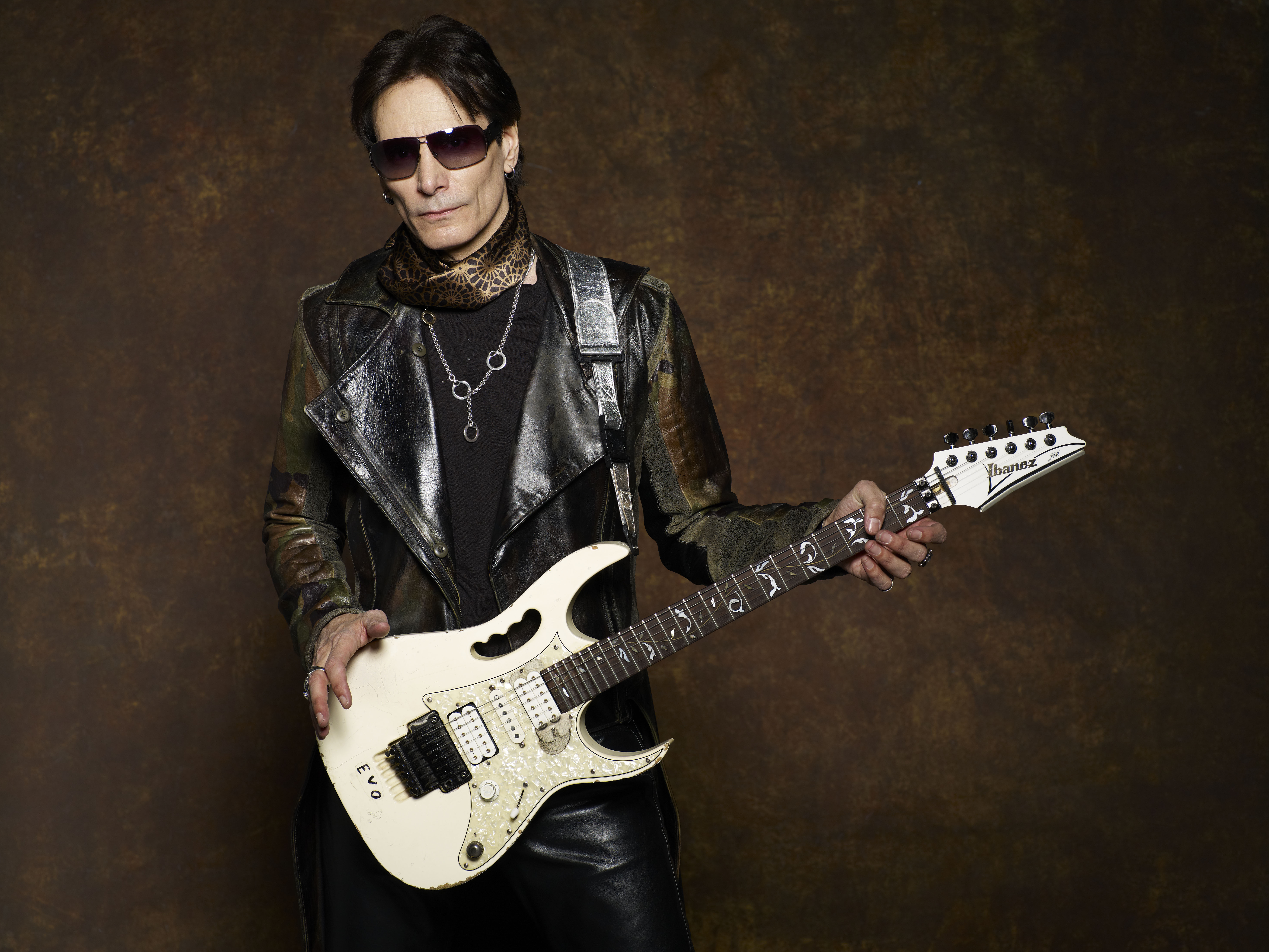 steve_vai_5_23_12_1.jpg