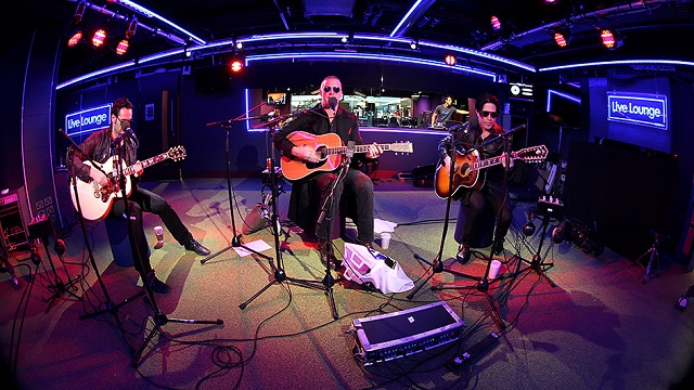 qotsa-bbc-radio-1s-live-lounge.jpg