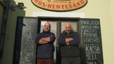 December 2. napja van: köszönt és minden jót kíván, Marci és András!