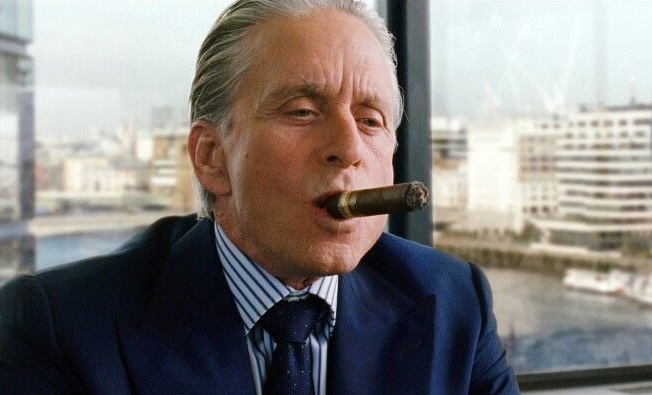 michael-dougles-gordon-gekko-tozsdecapak-wall-street-shortolas01.jpg