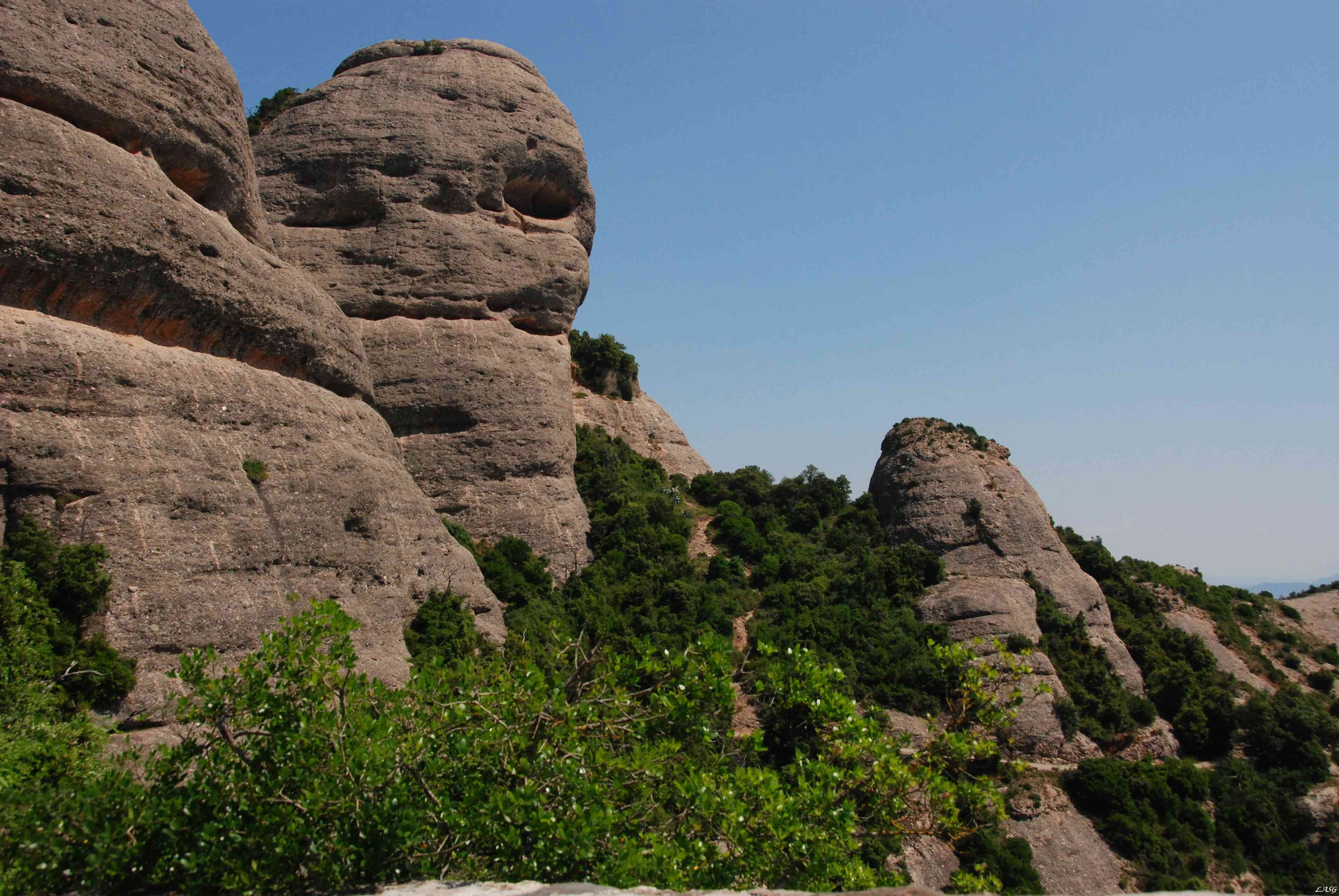 Montserrat - A hegyek a kolostor felett