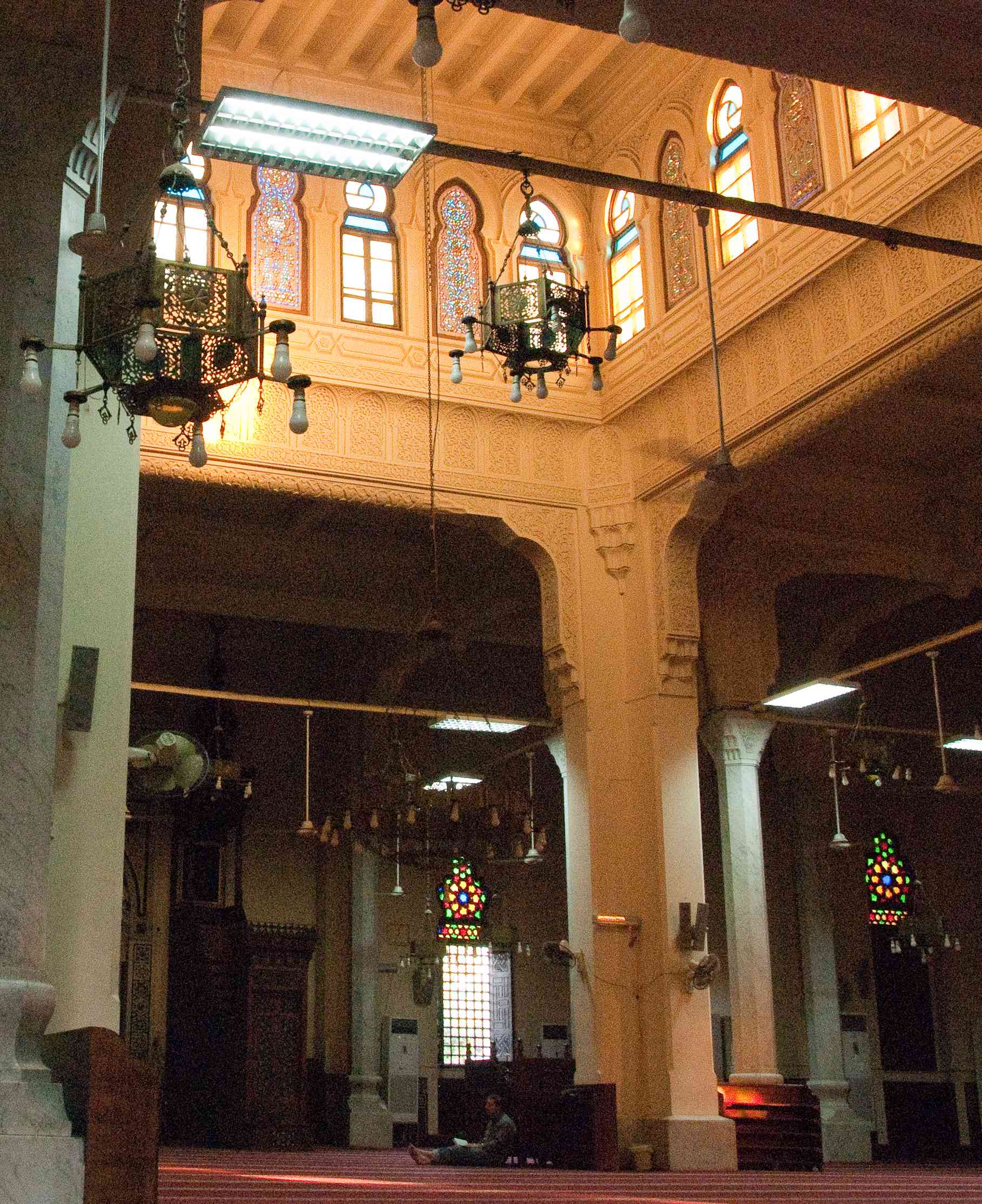 Kairó, mecset, kántáló