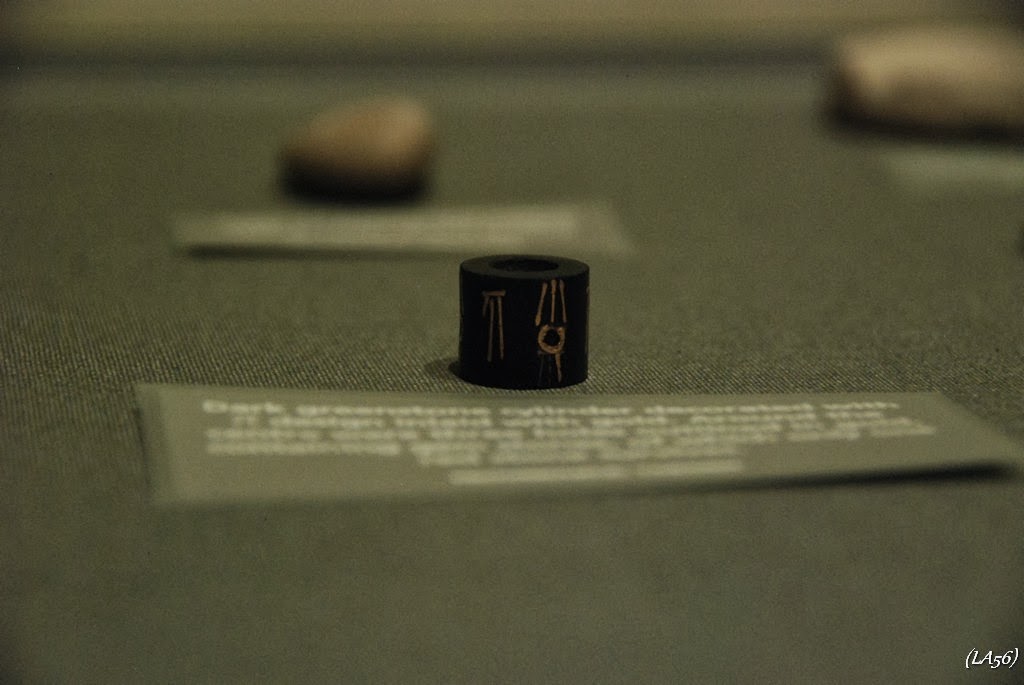 Főníciai gyűrű az archeológiai múzeumból, a Pi jelével