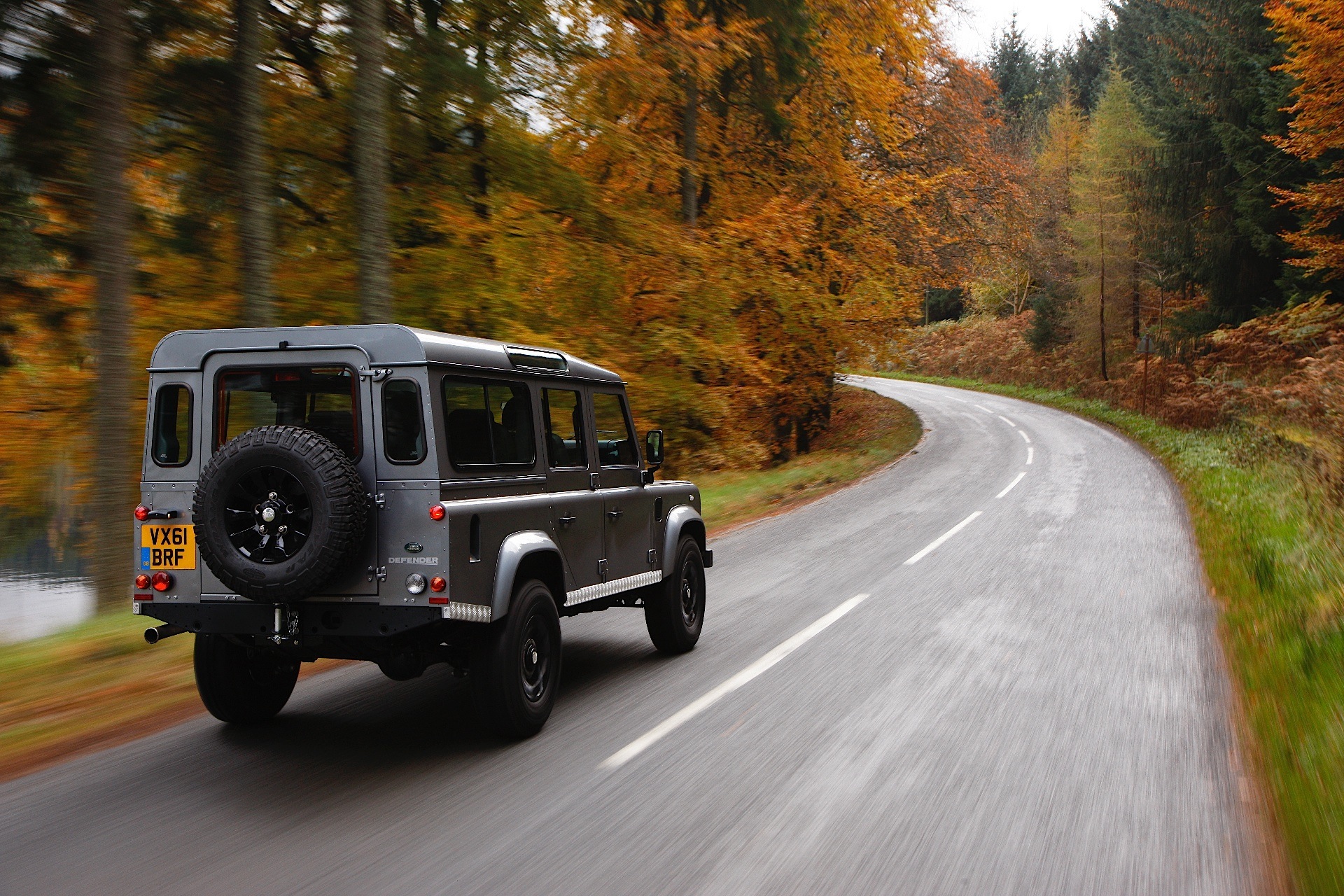 land-rover-defender-110-5030_13.jpg