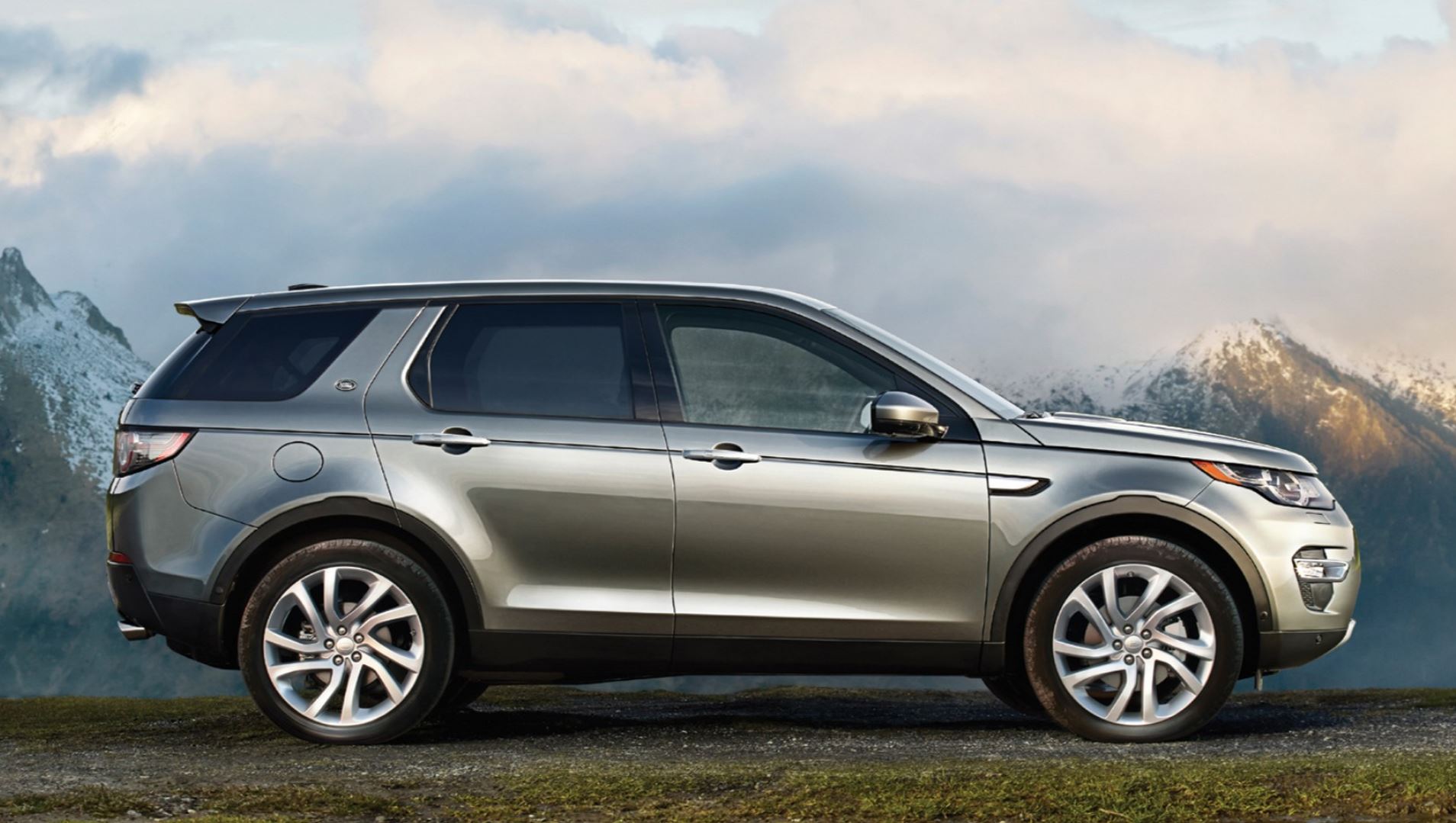 land-rover-discovery-sport-2015-2.jpg