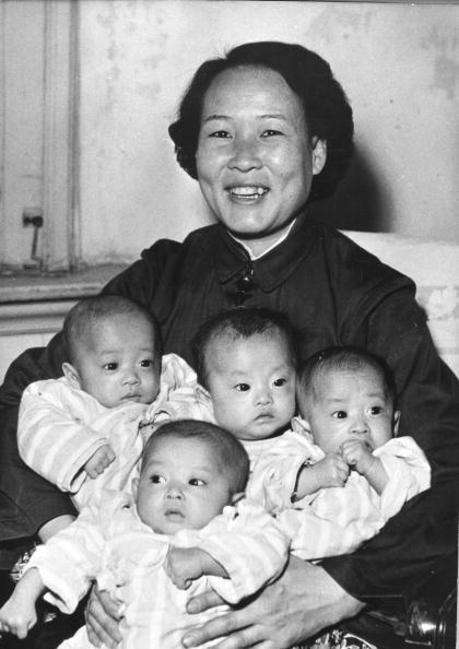 mothers_1960.jpg