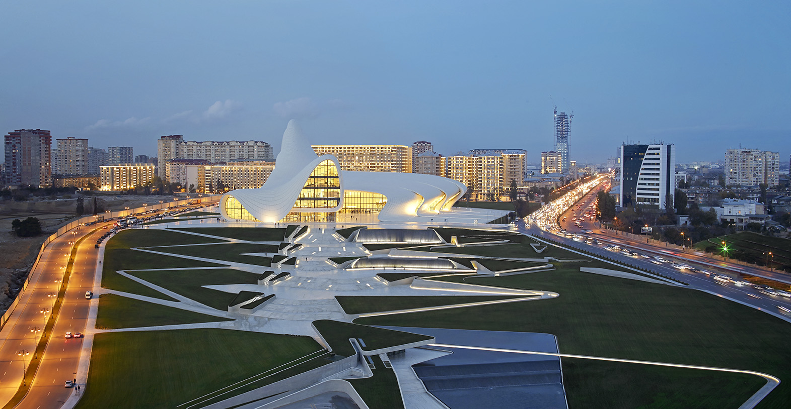 zaha-hadid-heydar-aliyev-centre-2.JPG