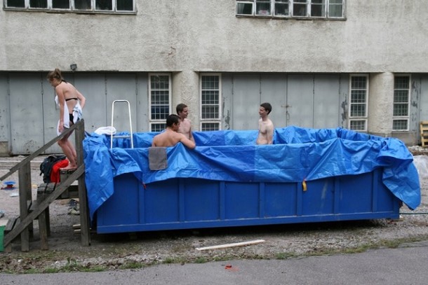 20-temporary-swimming-pools-for-you-to-consider-10-610x407.jpg