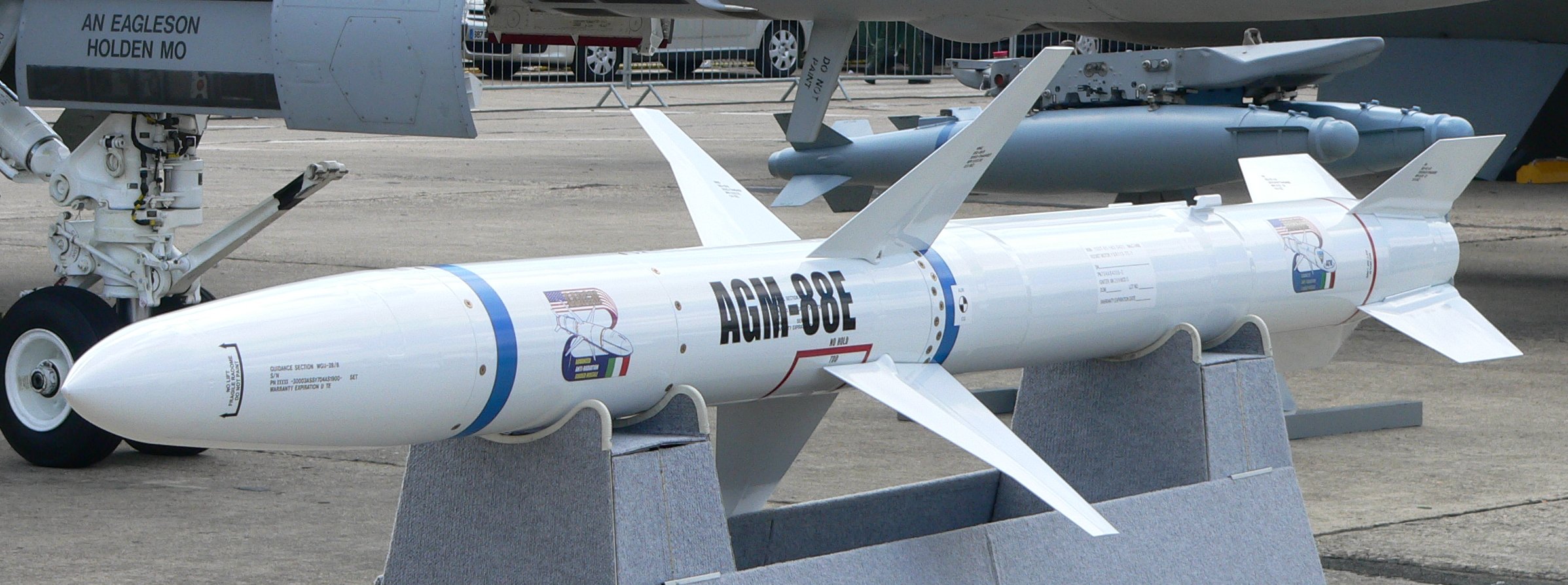 agm-88e_harm_p1230047.jpg