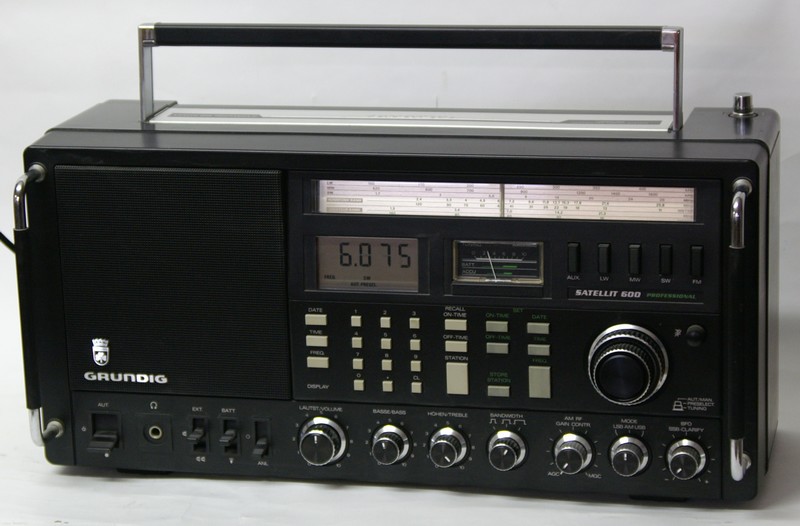 grundig-satellit600-col.jpg