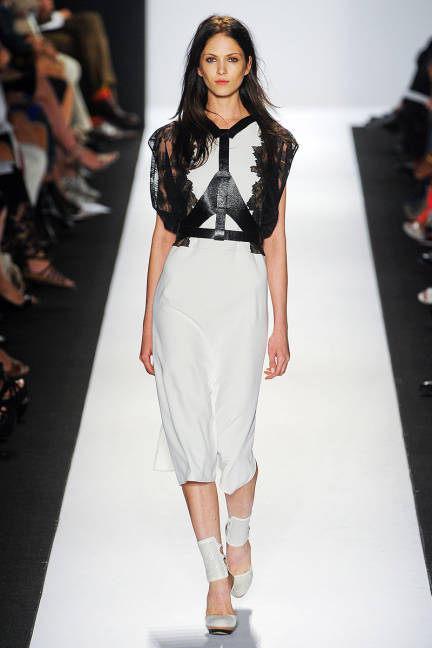 02-elle-bcbg-max-azria-spring-2013-rtw-003-de-lgn.jpg