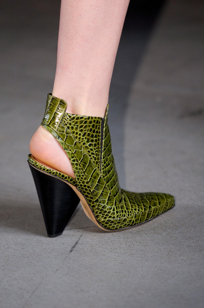 spring_summer_2013_shoe_trends_pointed_shoes_Derek_Lam_spring2013.jpg