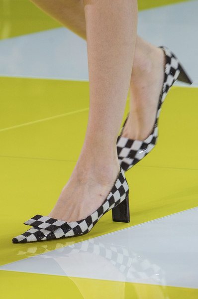 spring_summer_2013_shoe_trends_pointed_shoes_Louis_Vuitton_spring2013.jpg