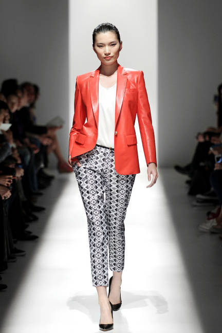 21-elle-pierre-balmain-spring-2013-rtw-052-de-lgn.jpg