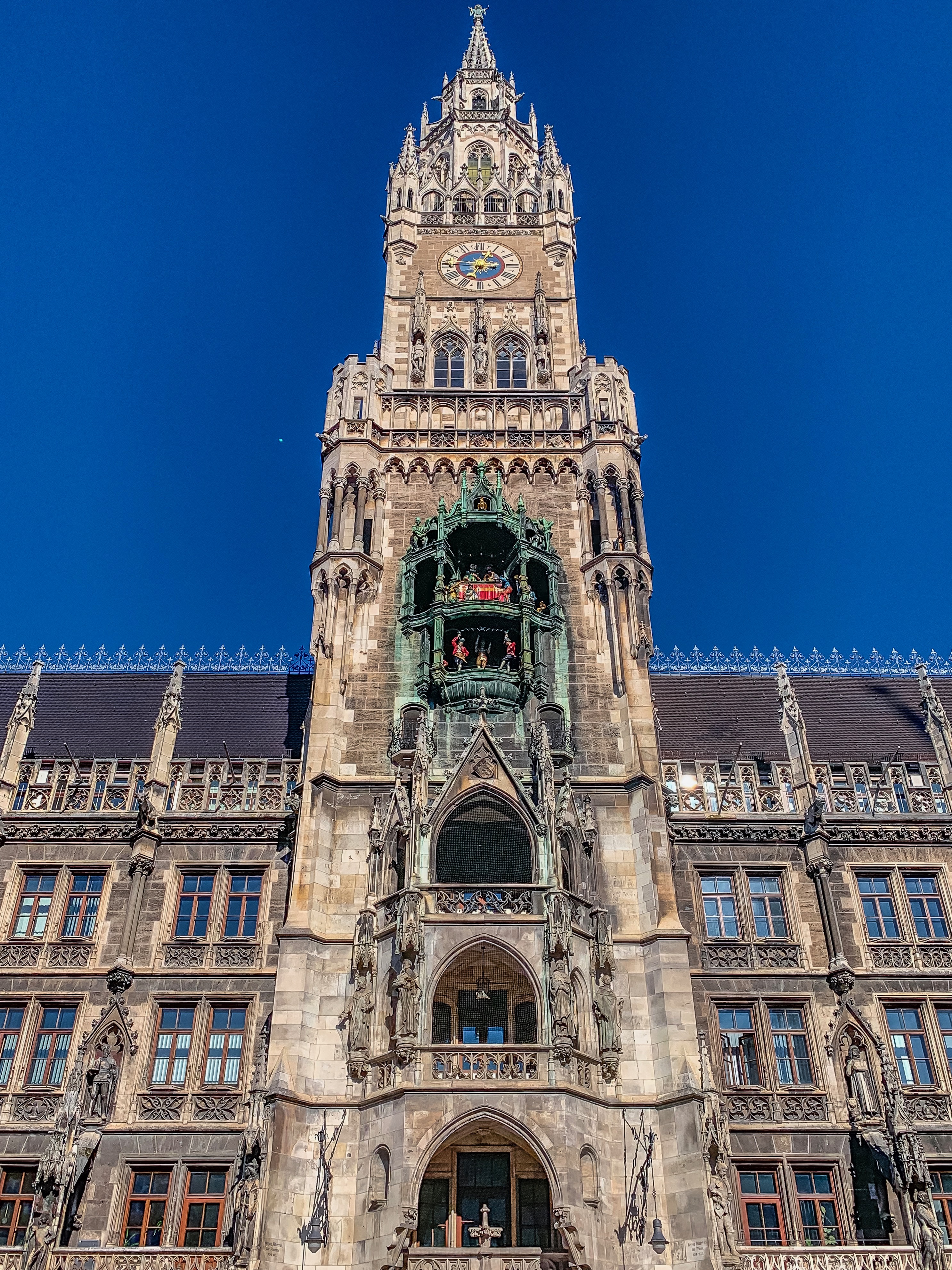 Neus Rathaus - Városháza / City hall