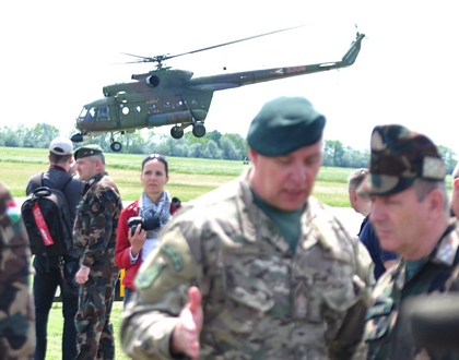 150508_szolnok_kmdemo_18.jpg