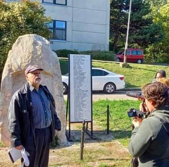 Bécsi út 134. szám alatt található holokauszt emlékműnél