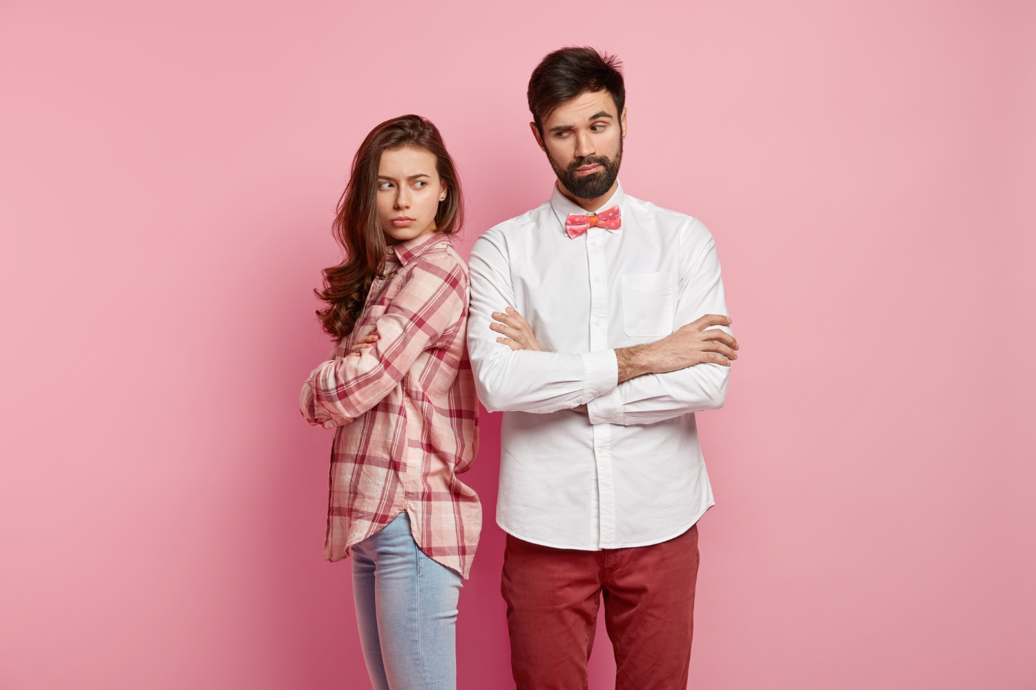 young-couple-wearing-colorful-clothes_wayhomestudio_freepik.jpg