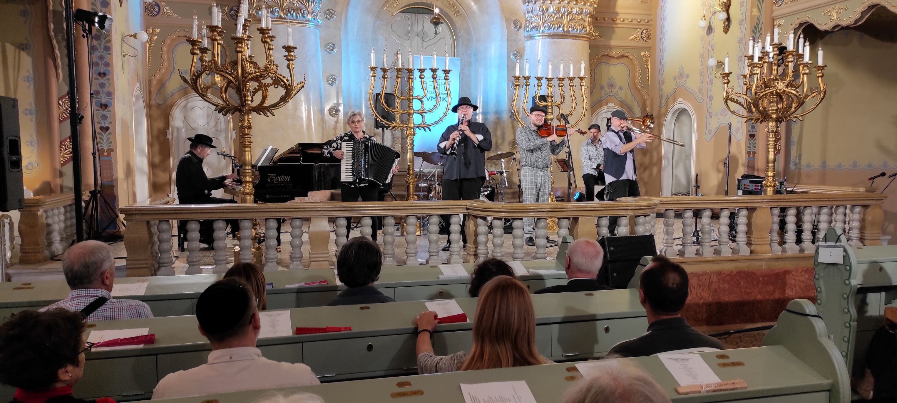 Budapest Klezmer Band telt házas koncert a szabadkai zsinagógában