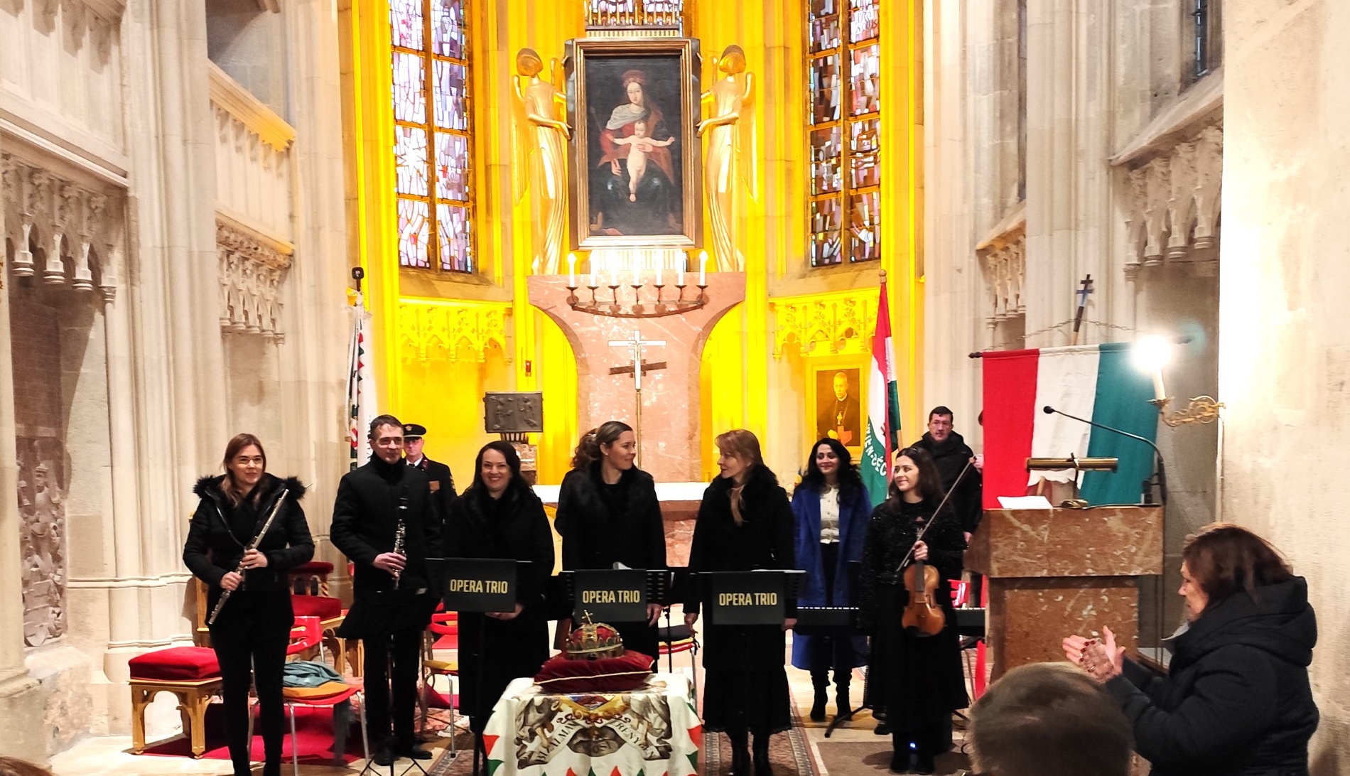 opera_trio_es_patkolo_ensemble_tagjai.jpg