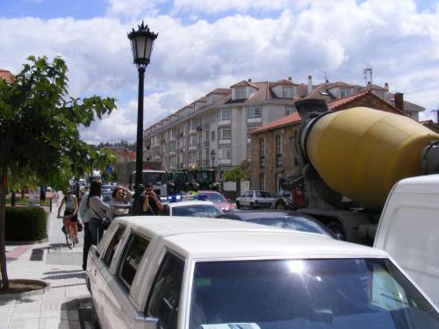 Reakció Hámor József akcióira