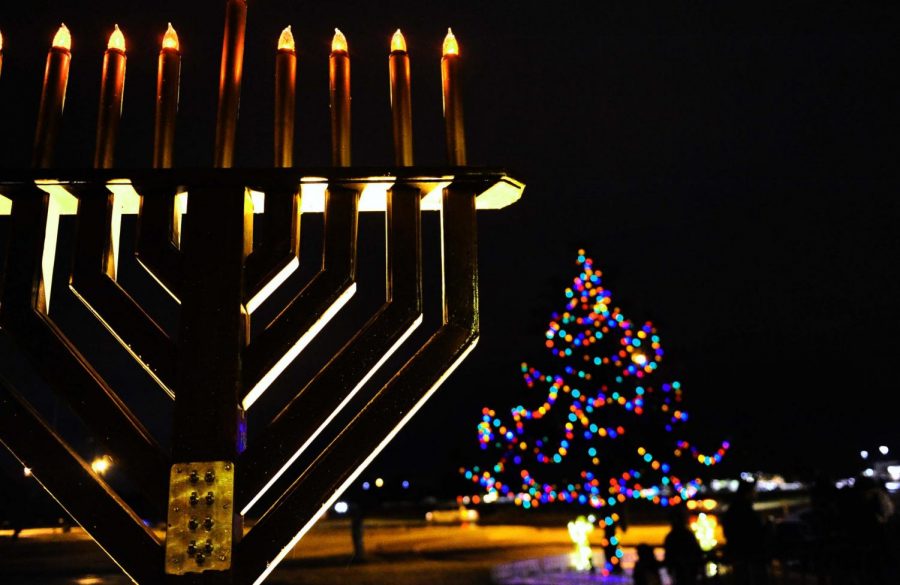 anna-forst-hanukkah-vs-christmas-900x585.jpg