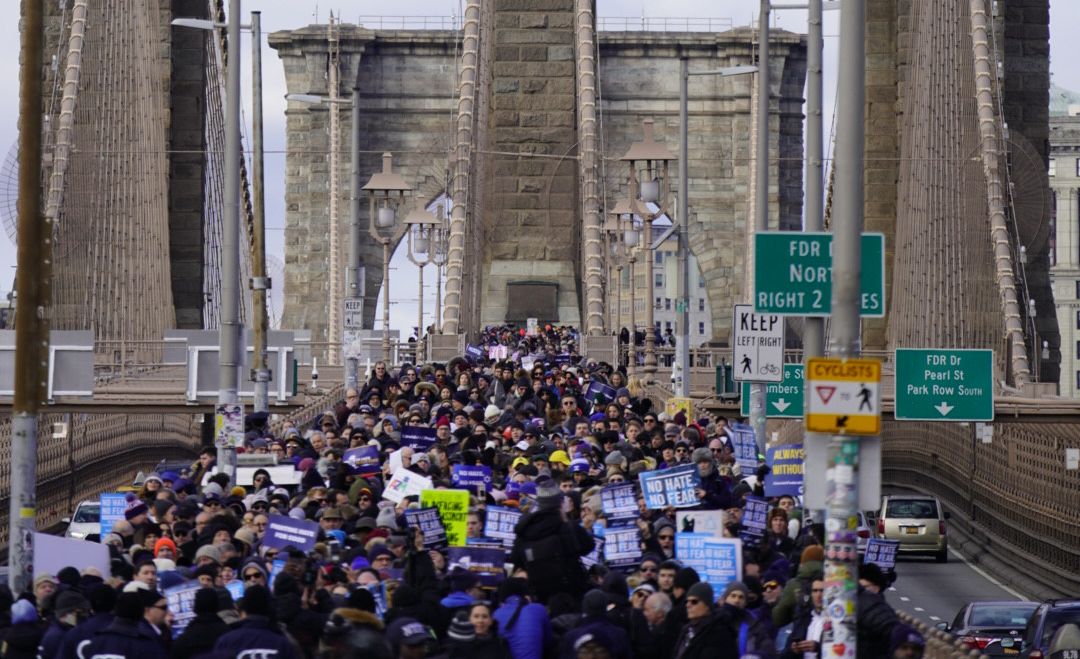 marchers-new-yorkers-march-across-the-brooklyn-bridge-at-no-hate_-no-fear-in-solidarity-with-new-yorks-jewish-community.jpg