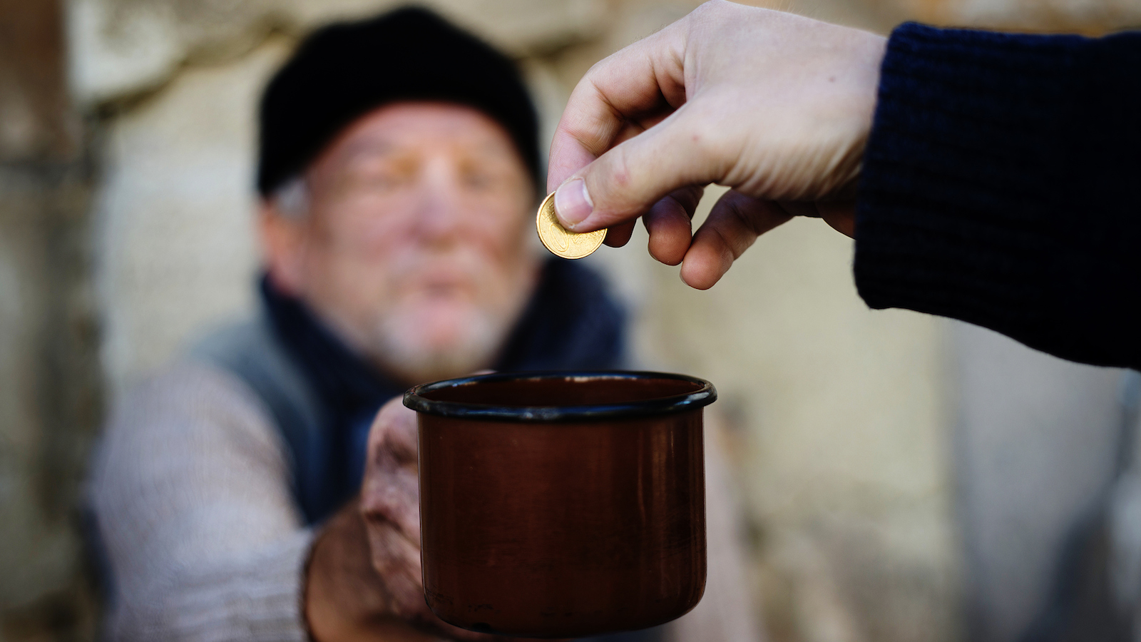 tzedakah-poor-beggar.jpg