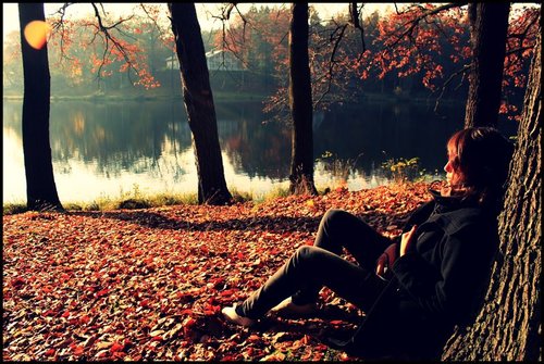 Autumn_Girl_IV_by_Redsun182_large.jpg