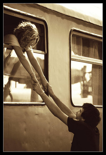 couple,love,sepia,train,farewell,hot-cb74335f5d8c4fe479248c86aa95c61c_h_large.jpg