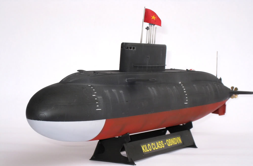 Kilo class attack submarine_vietnam_2.jpg