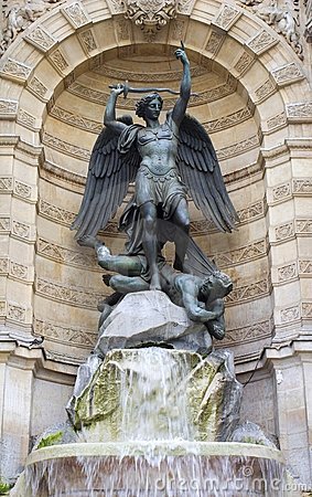 st-michael-fountain-paris-5464406.jpg