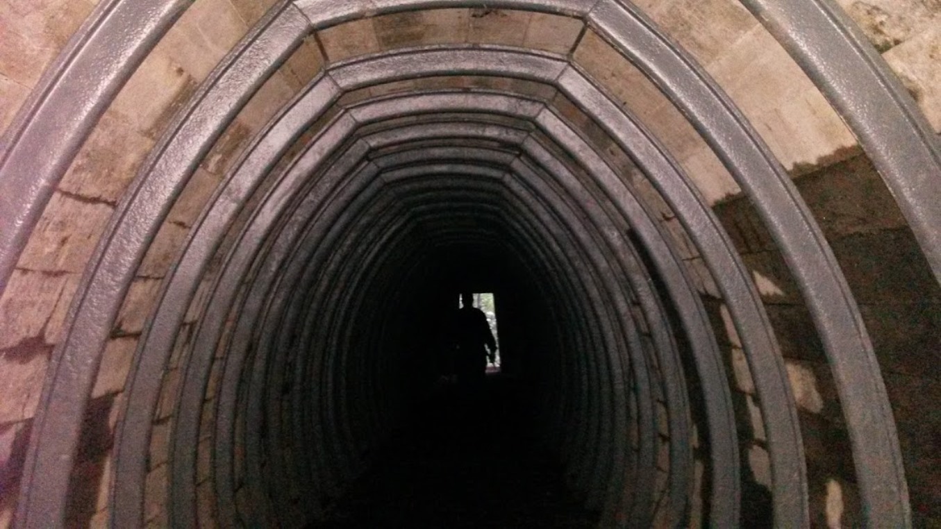 gorgeyho-tunel3.jpg