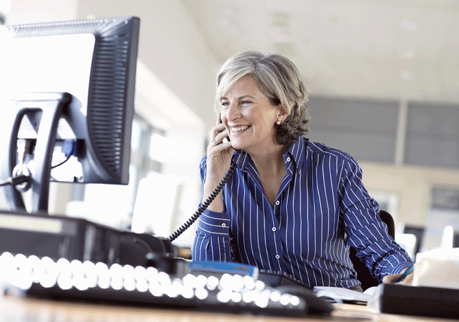 older-woman-working-in-office-669x469-2.gif