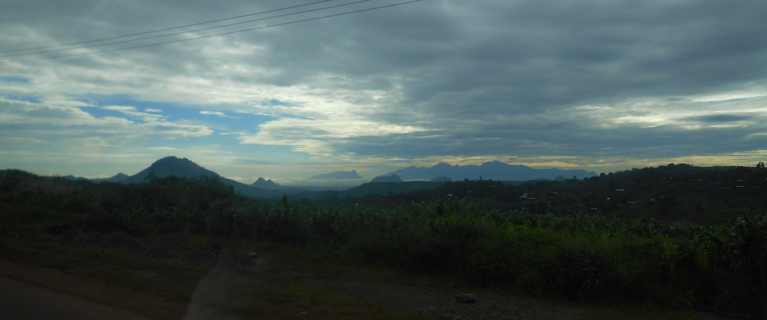 Mulanje reggel - uton Limbe fele.jpg