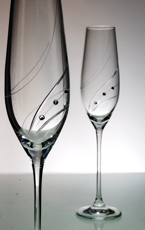 rona-champagne-flute-detail.jpg